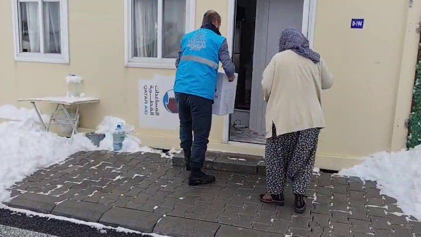İhtiyaç malzemeleri evlere teslim ediliyor
İhtiyaç malzemeleri evlere teslim ediliyor
