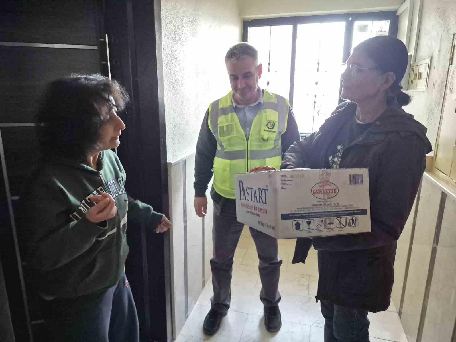 İhtiyaç sahibi vatandaşlar hayırseverlerin katkısıyla iftar yapıyor
