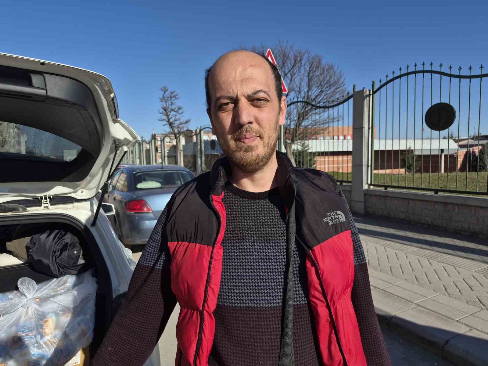 İhtiyaç sahibi vatandaşlar hayırseverlerin katkısıyla iftar yapıyor
