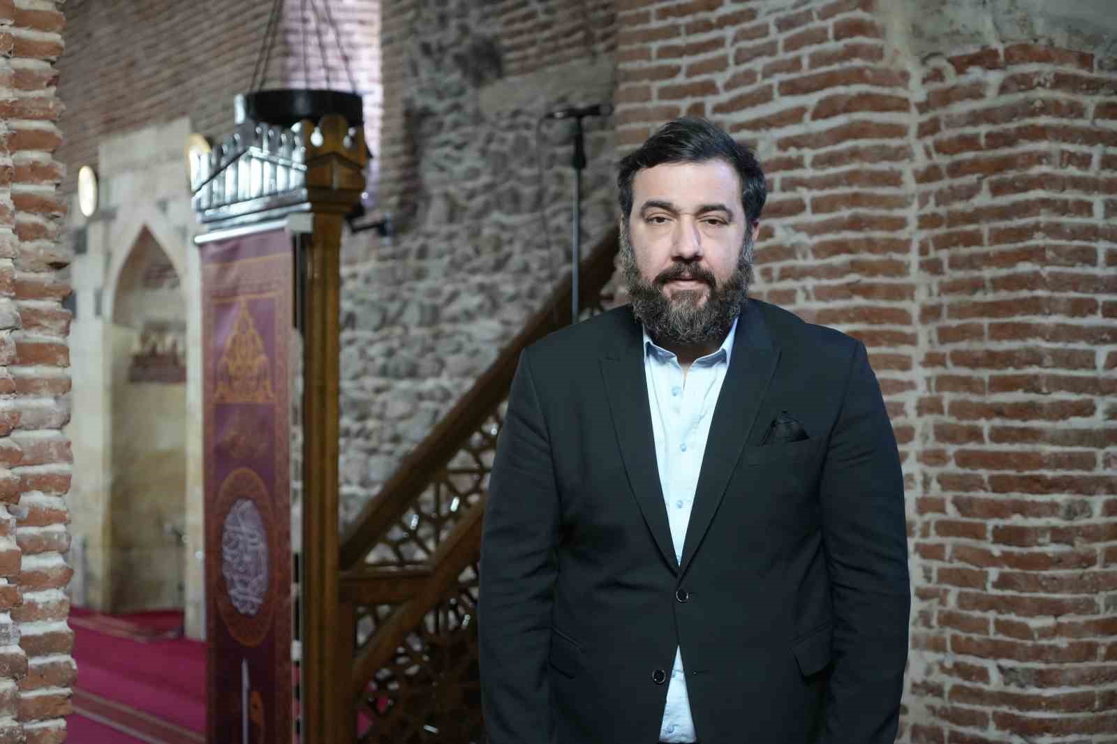 II. Abdülhamid Han’ın torunu Abdülhamit Kayıhan Osmanoğlu: "Değerleri koruma kanunu çıkarılsın"
II. Abdülhamid Han’ın torunu Abdülhamit Kayıhan Osmanoğlu: "Değerleri koruma kanunu çıkarılsın"