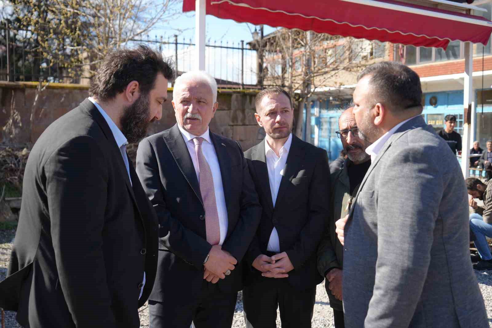 II. Abdülhamid Han’ın torunu Abdülhamit Kayıhan Osmanoğlu: "Değerleri koruma kanunu çıkarılsın"
II. Abdülhamid Han’ın torunu Abdülhamit Kayıhan Osmanoğlu: "Değerleri koruma kanunu çıkarılsın"