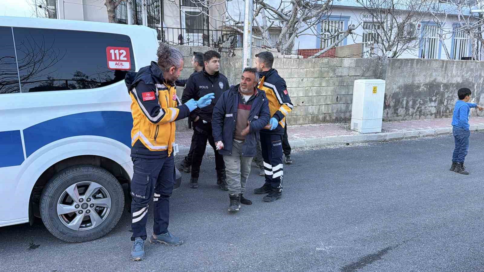 İki aile arasında taşlı sopalı kavga: 2 yaralı, 10 gözaltı
