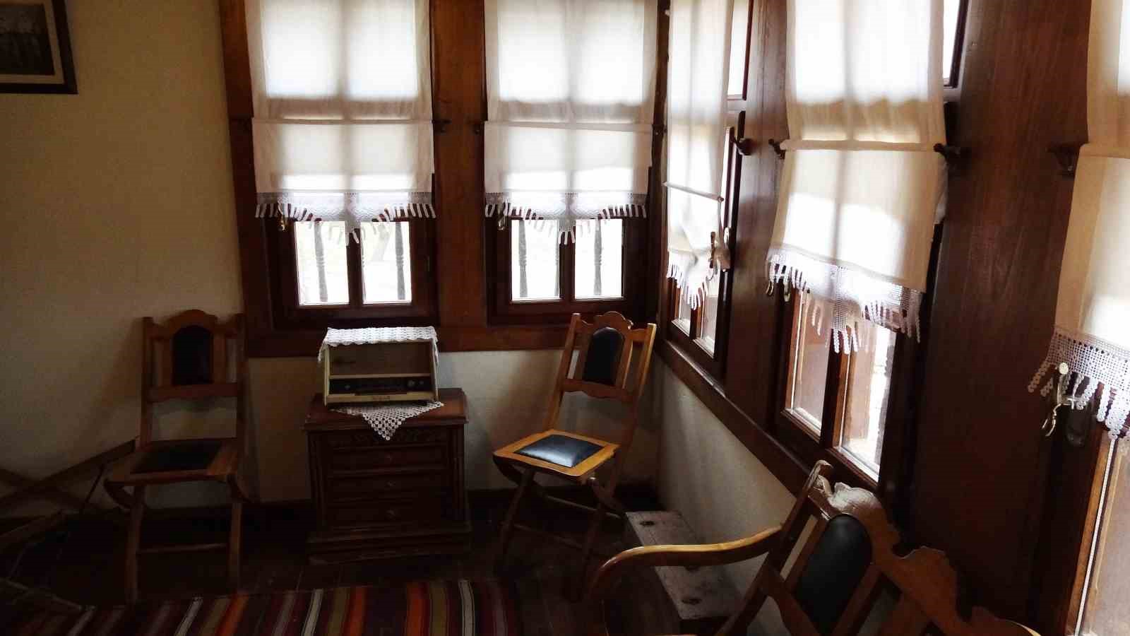 İki asırlık Emiroğlu Konağı tarihe ışık tutuyor
