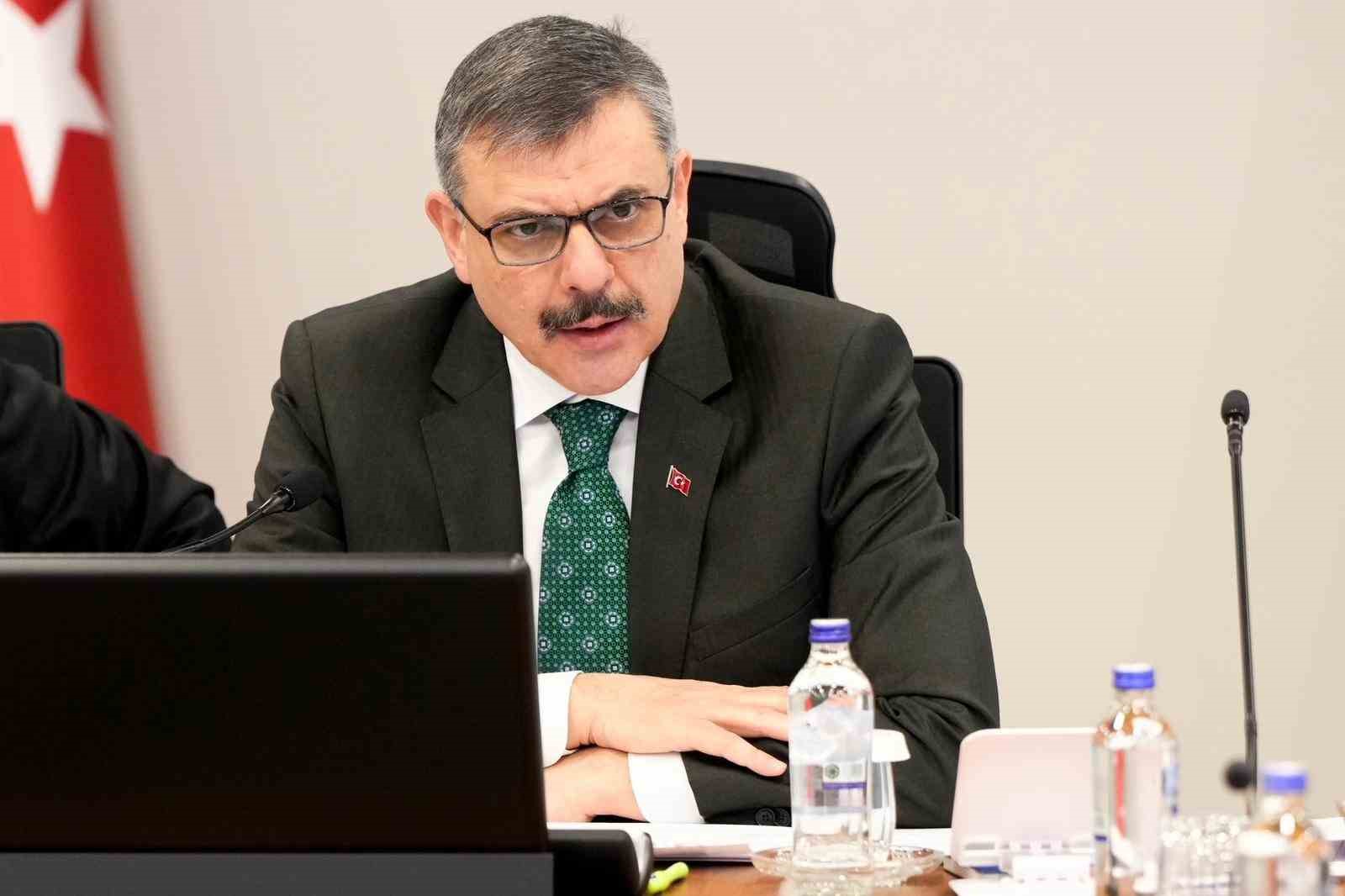 İki bakandan 81 il valisi ve il milli eğitim müdürü ile toplantı
