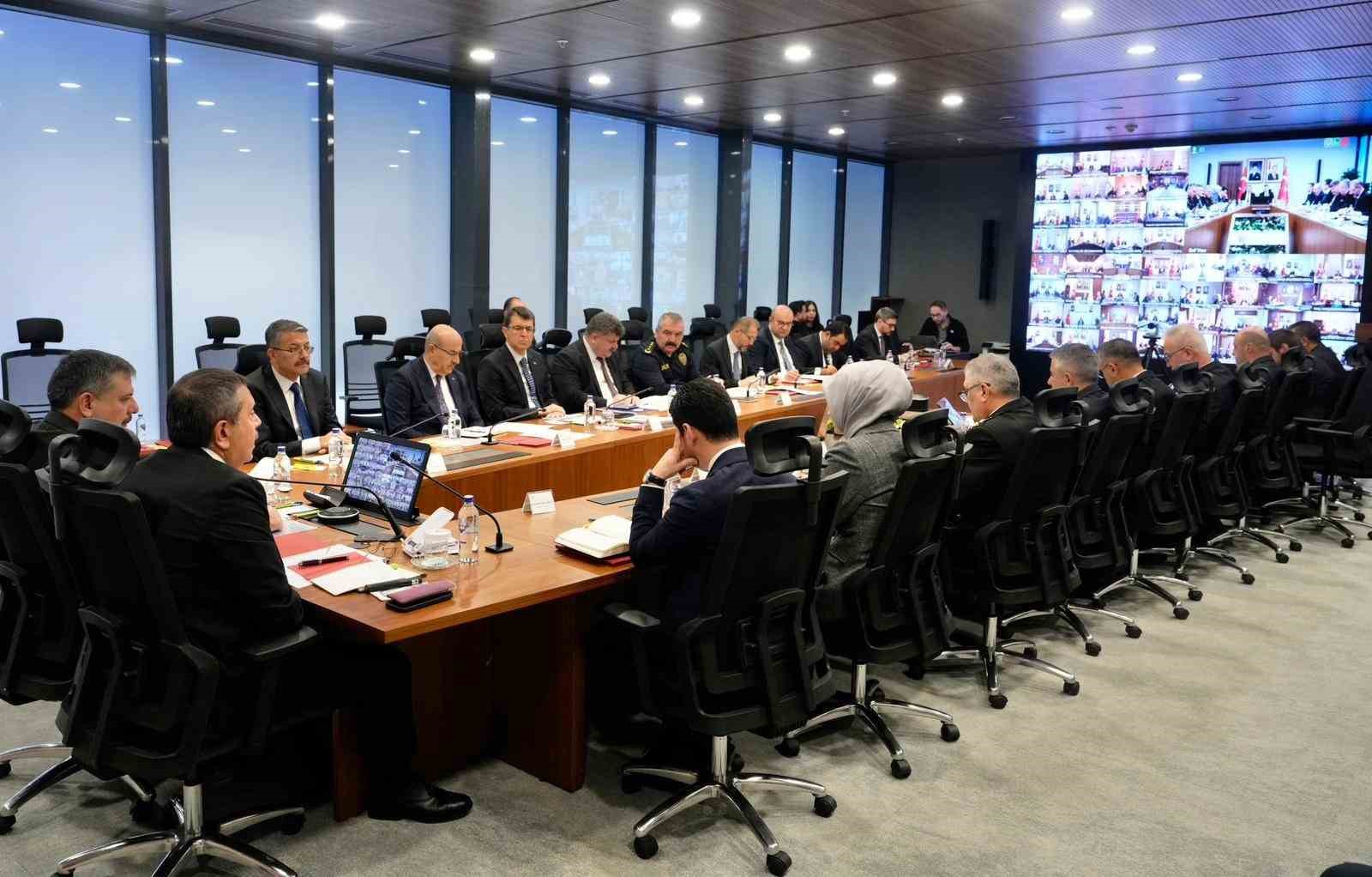 İki bakandan 81 il valisi ve il milli eğitim müdürü ile toplantı
