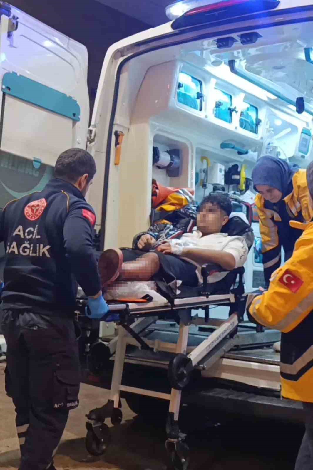 İki grup arasında çıkan tartışma bıçaklı kavgaya dönüştü: 1 yaralı
