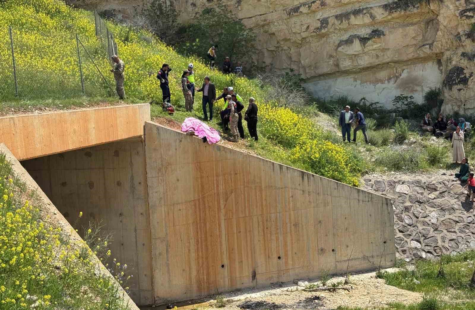 İki gündür kayıp olan çocuk menfezde ölü bulundu

