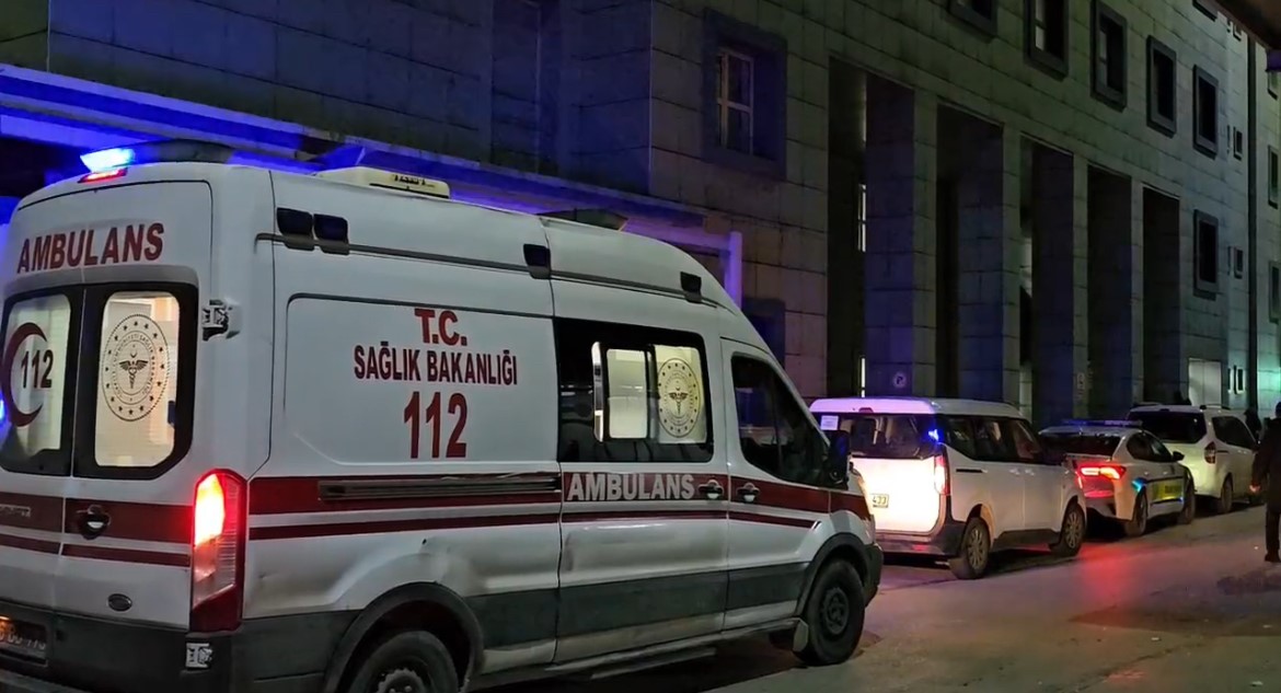 İki motosiklet böyle çarpıştı… 1’i hamile 2 yaralı
