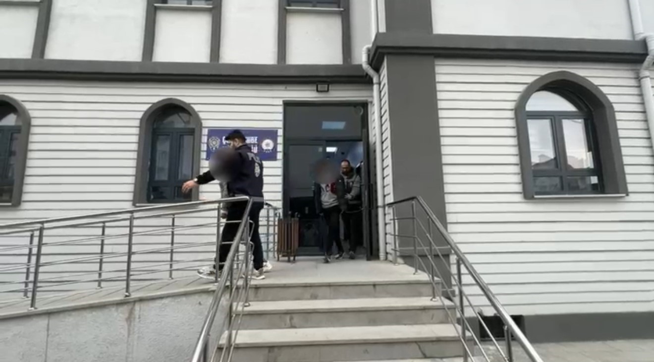 İki motosiklet çarpıştı, 1 kişi hayatını kaybetti: Kaçan sürücü yakalandı
