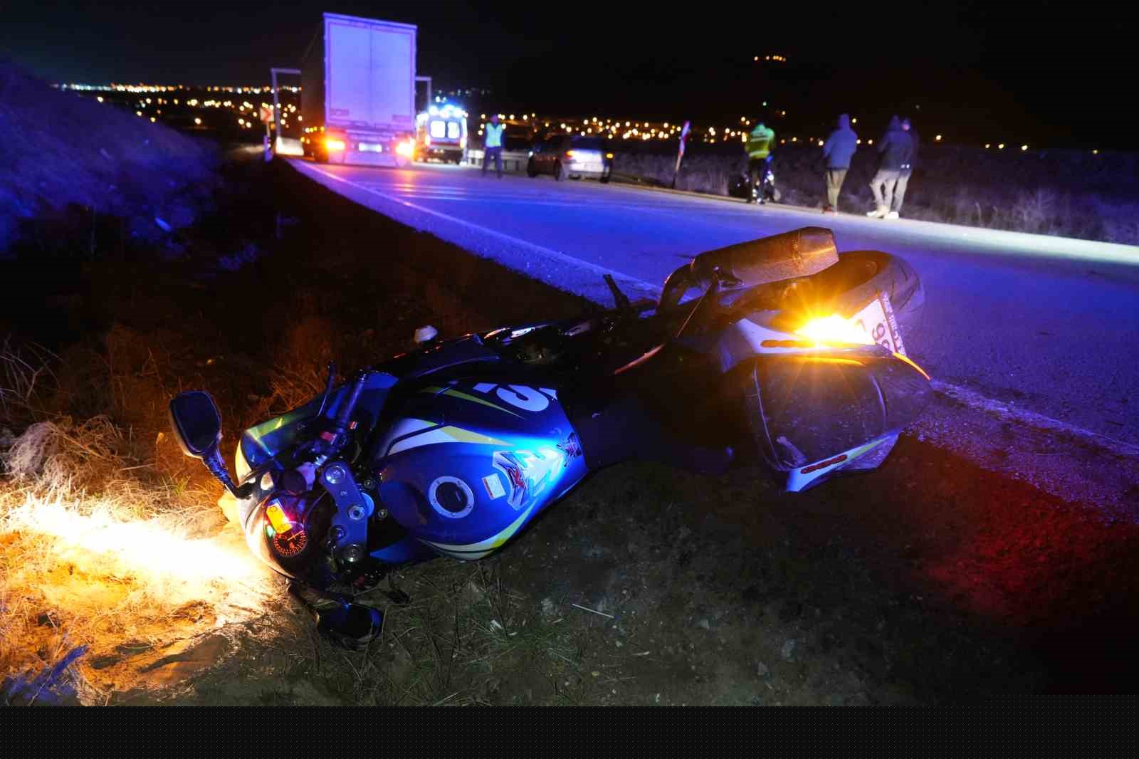 İki motosiklet çarpıştı: Dayı-yeğen yaralandı
