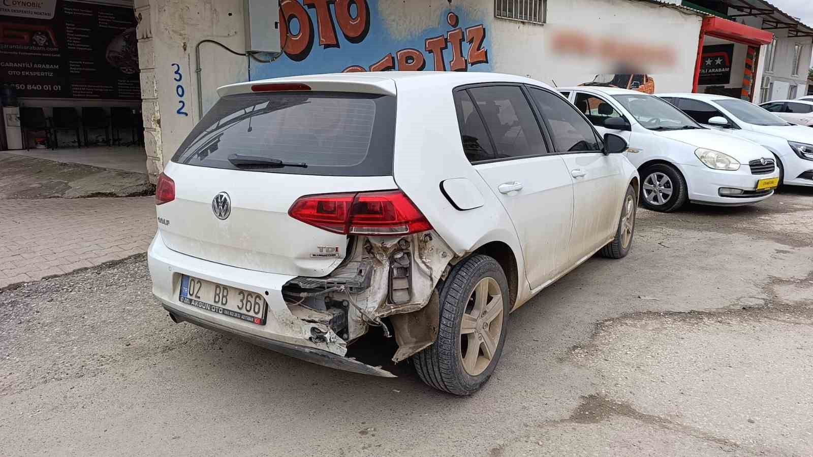 İki otomobilin çarpıştığı kazada 1 kişi yaralandı
