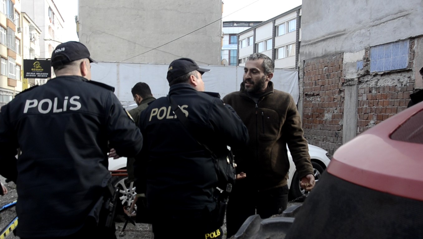 İki yıldır çözüm bulamadı, traktörüyle Bafra Belediyesi önüne dayandı
