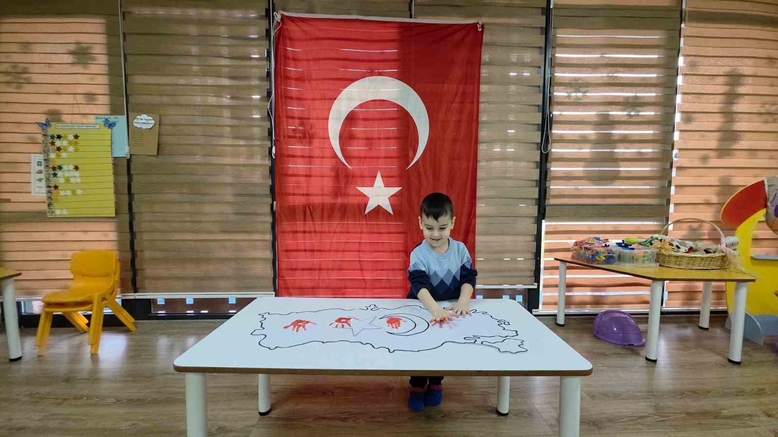 İkinci dönem "Bayrak Sevgisi" temasıyla başladı
