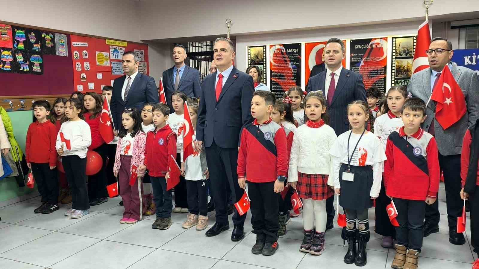 İkinci dönemin ilk dersinin konusu ’Bayrak’
