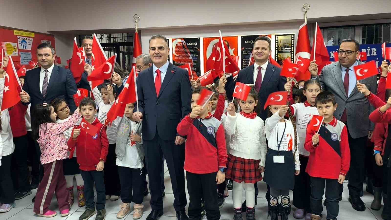 İkinci dönemin ilk dersinin konusu ’Bayrak’
