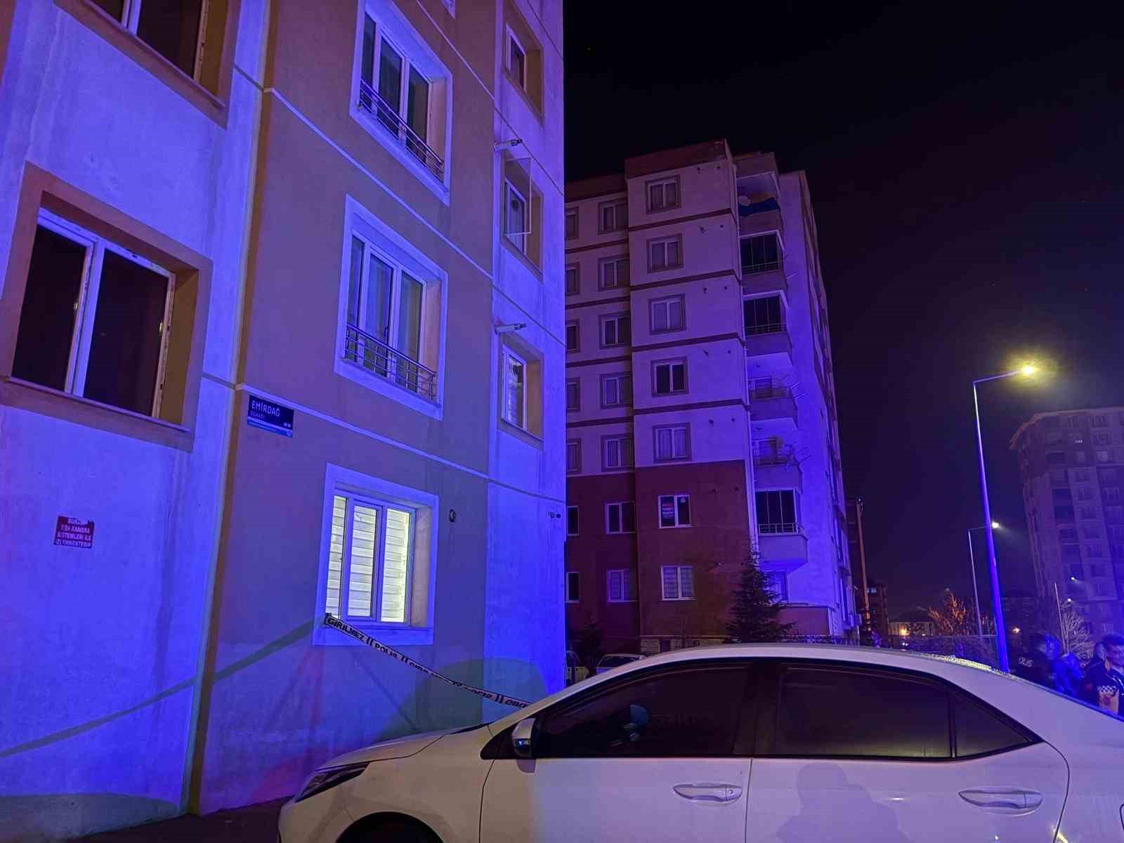 İkinci kattan düşen yaşlı kadın hayatını kaybetti
