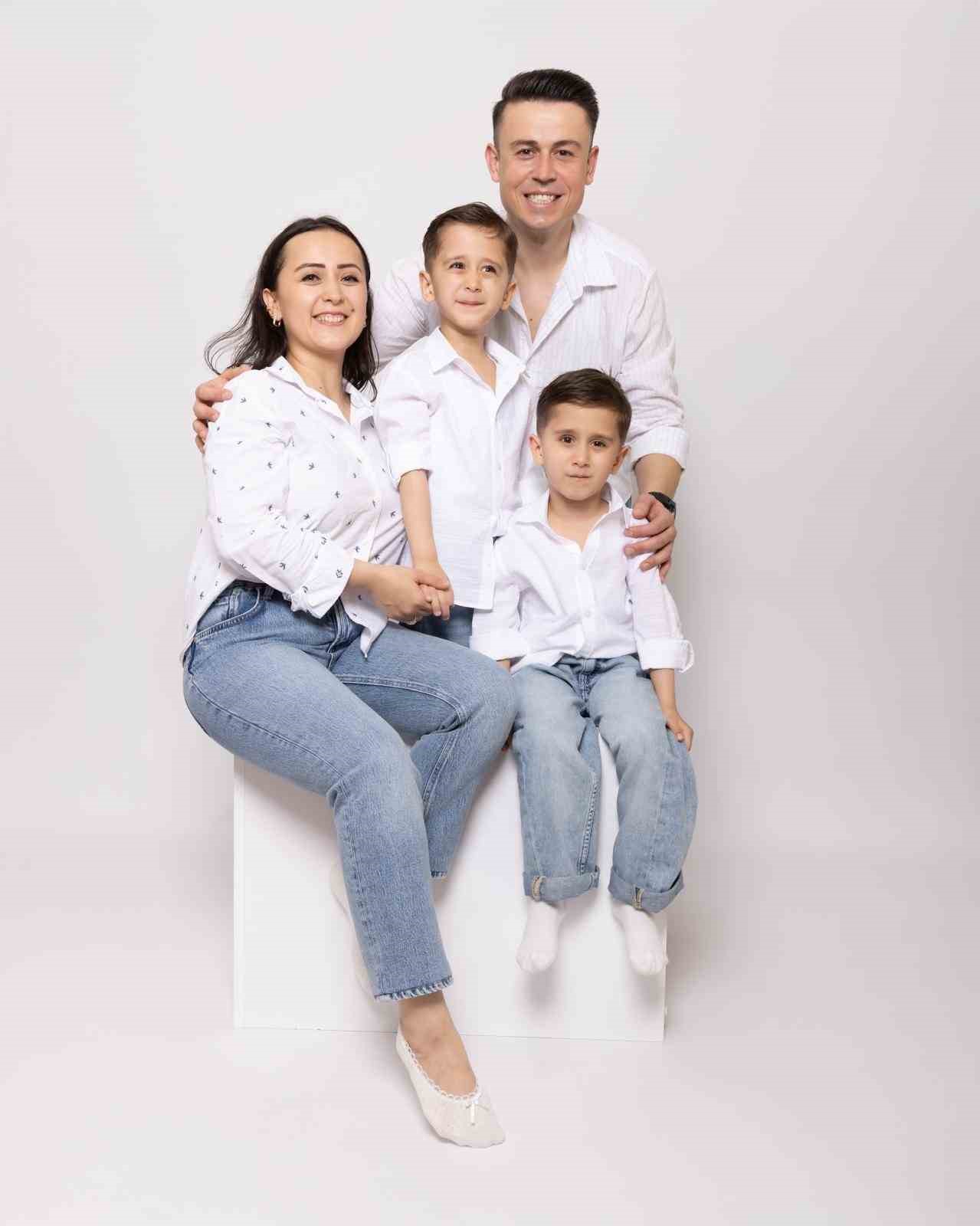 İkiz bebeklerinin fotoğraflarını çekerek başladı, evinin bir odasını stüdyoya çevirdi
İkiz bebeklerinin fotoğraflarını çekerek başladı, evinin bir odasını stüdyoya çevirdi