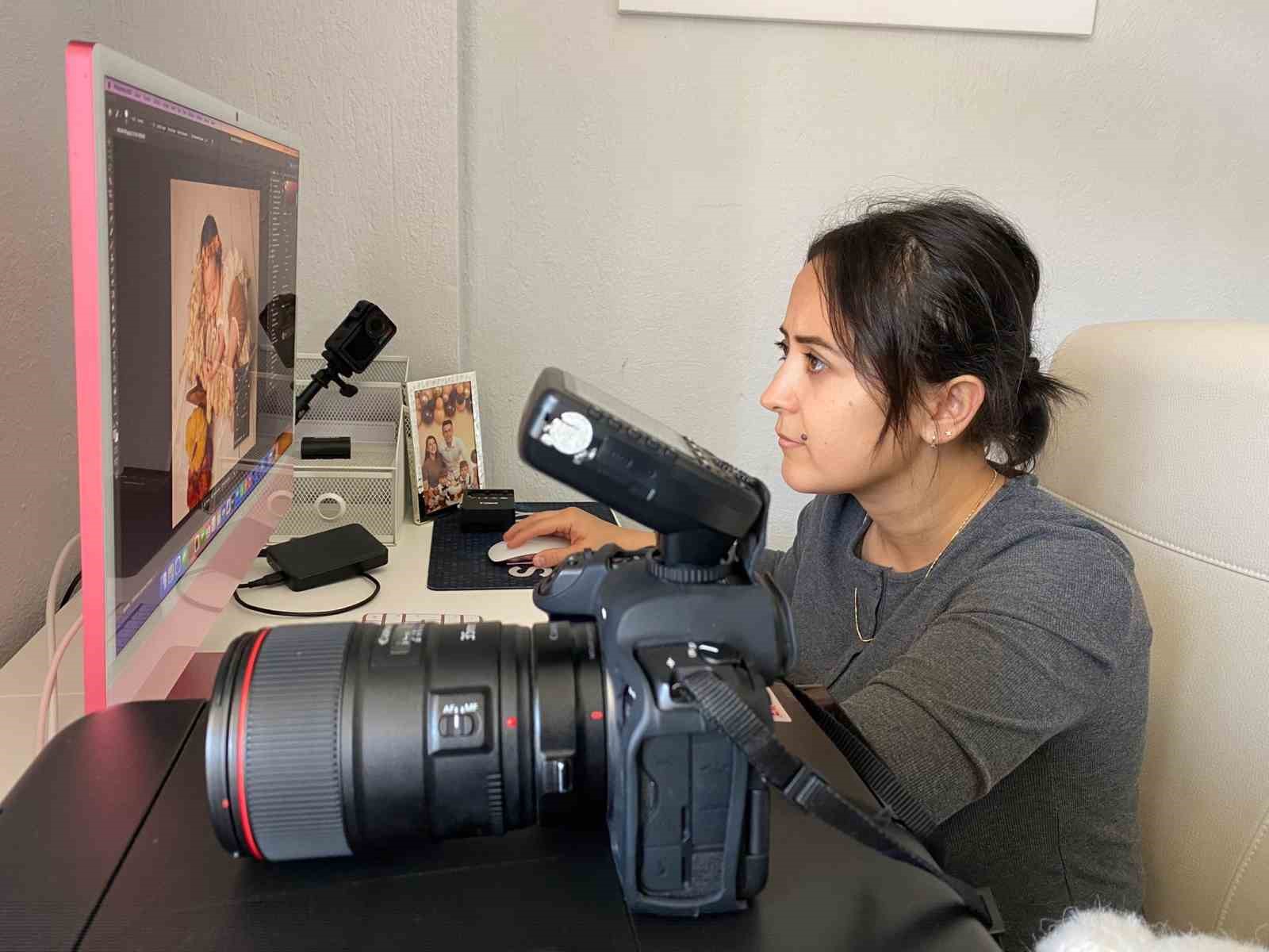 İkiz bebeklerinin fotoğraflarını çekerek başladı, evinin bir odasını stüdyoya çevirdi
İkiz bebeklerinin fotoğraflarını çekerek başladı, evinin bir odasını stüdyoya çevirdi