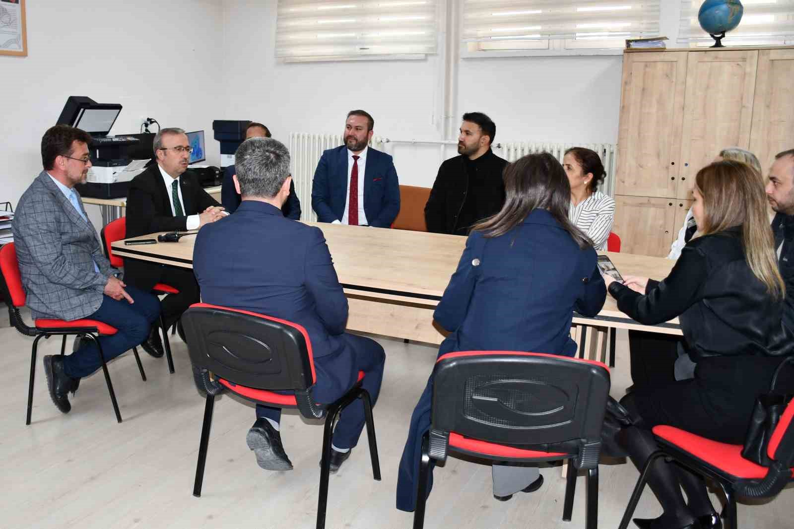 İl Milli Eğitim Müdürü Aydın, öğretmenlerle bir araya geldi
