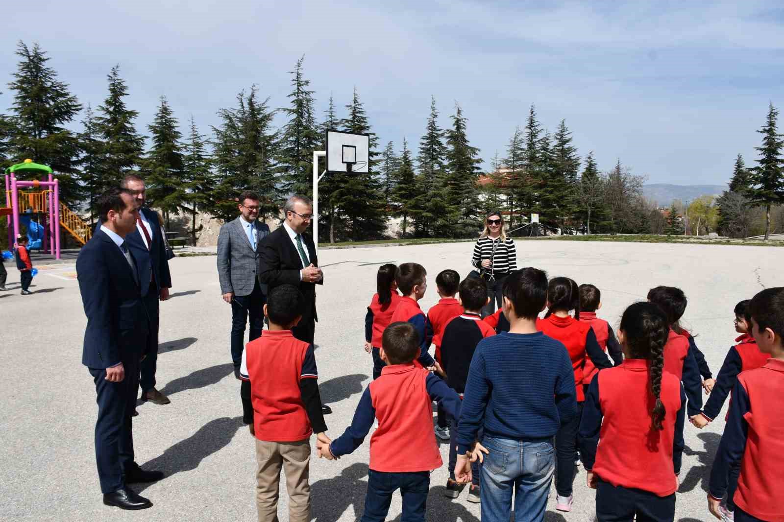 İl Milli Eğitim Müdürü Aydın, öğretmenlerle bir araya geldi
