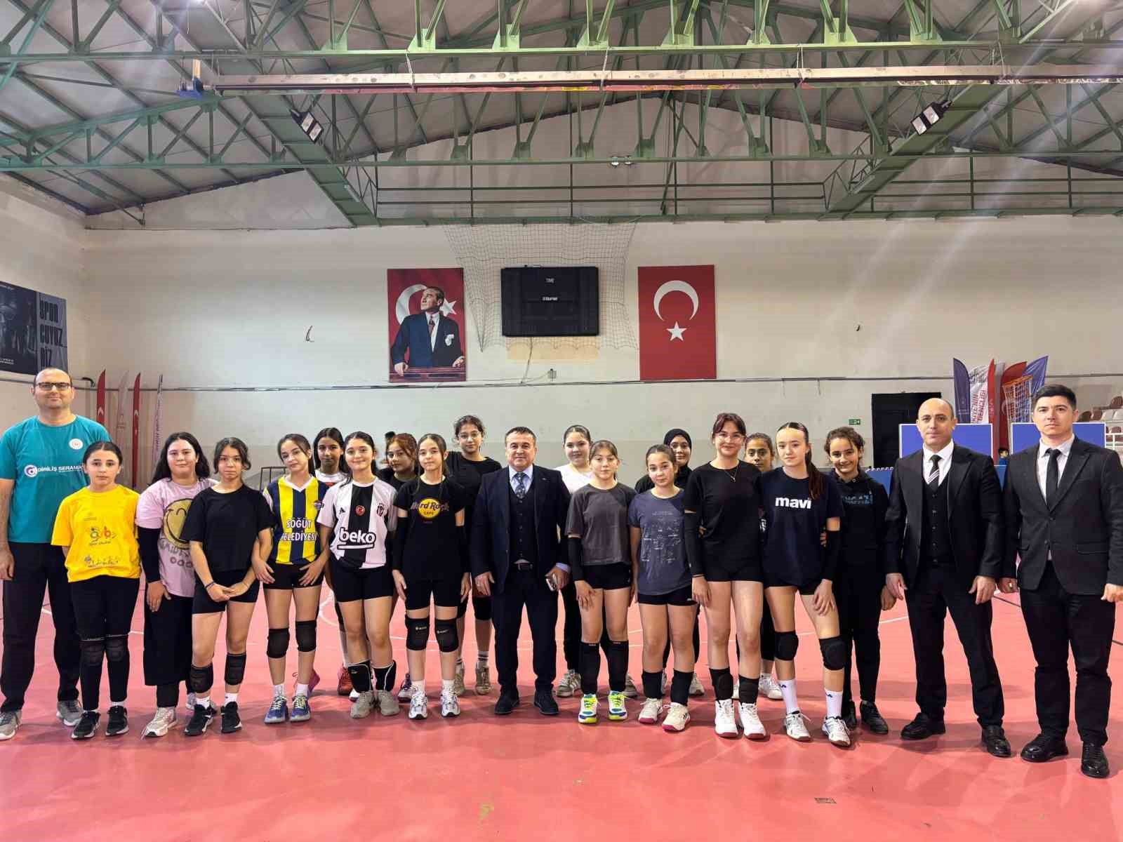 İl Müdürü Demir antrenmanları yerinde takip etti
