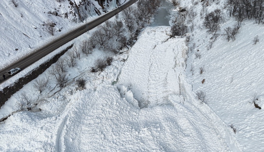 İl Özel İdaresi’nden Pülümür-Kocatepe yolunda yoğun mesai
