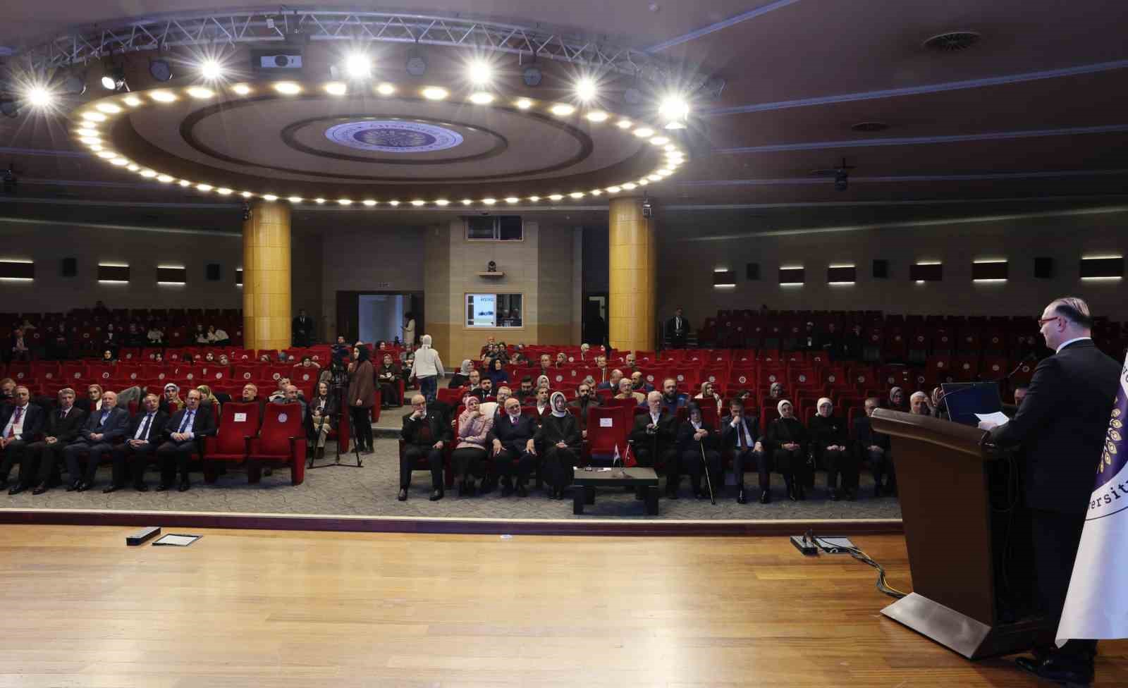 İlahiyat Fakültesinin 55. kuruluş yılı sempozyumu ve mezun buluşması gerçekleştirildi
