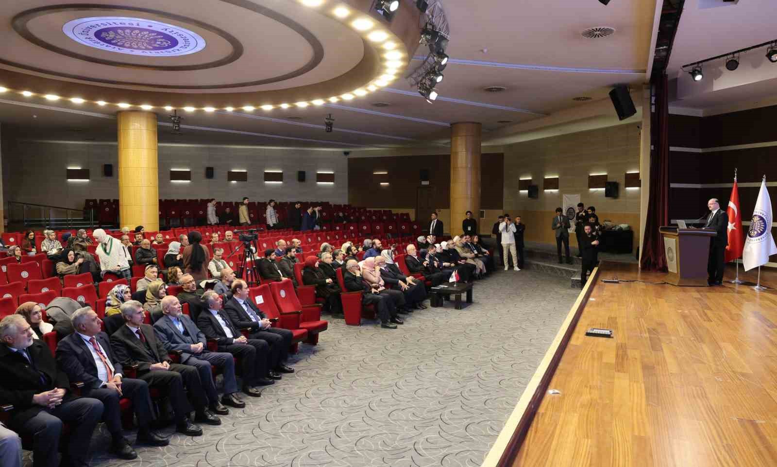 İlahiyat Fakültesinin 55. kuruluş yılı sempozyumu ve mezun buluşması gerçekleştirildi
