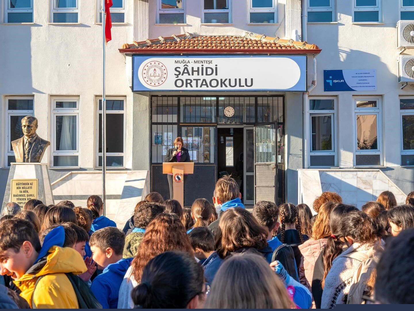 İlçe Milli Eğitim Müdürü Keleş, Şâhidi Ortaokulu’nda öğrenci ve öğretmenlerle buluştu
