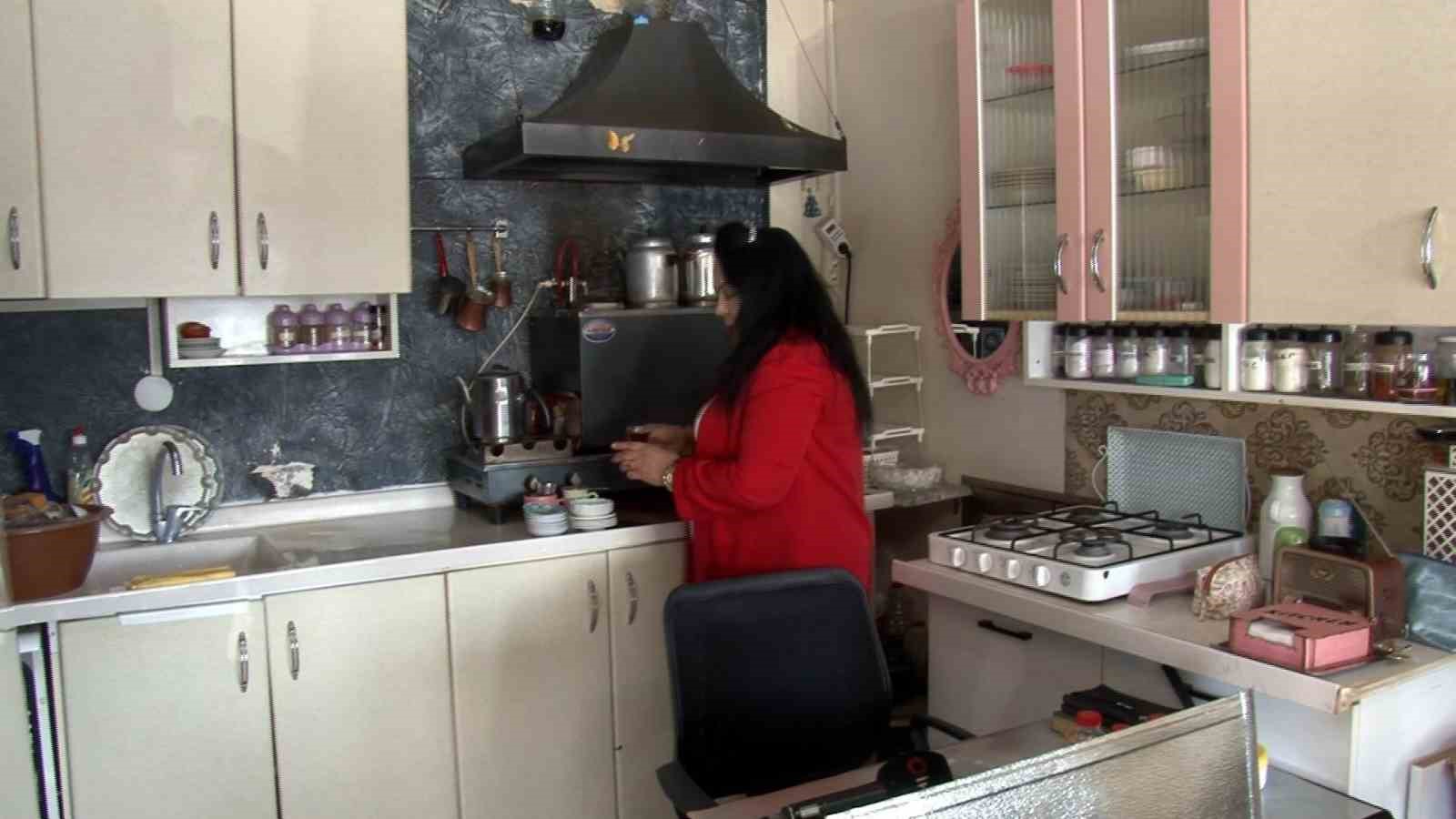 İlçe terminalinin tek kadın çaycısı
