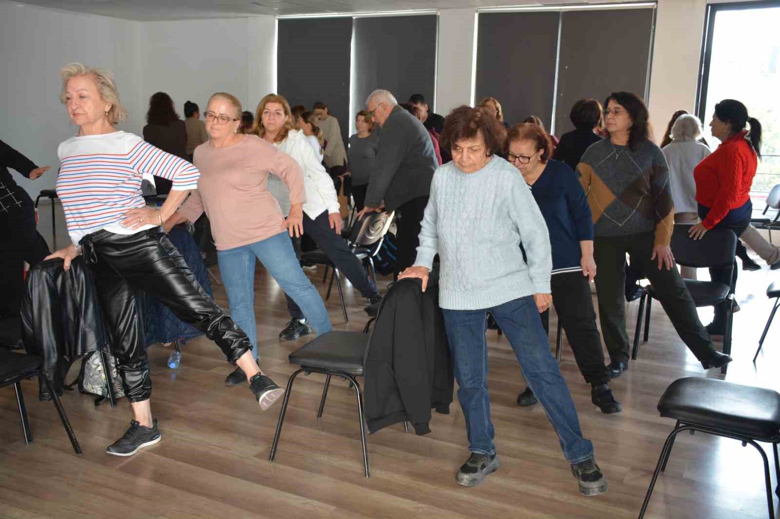 İleri yaş grubuna uygulamalı spor aktivitesi
