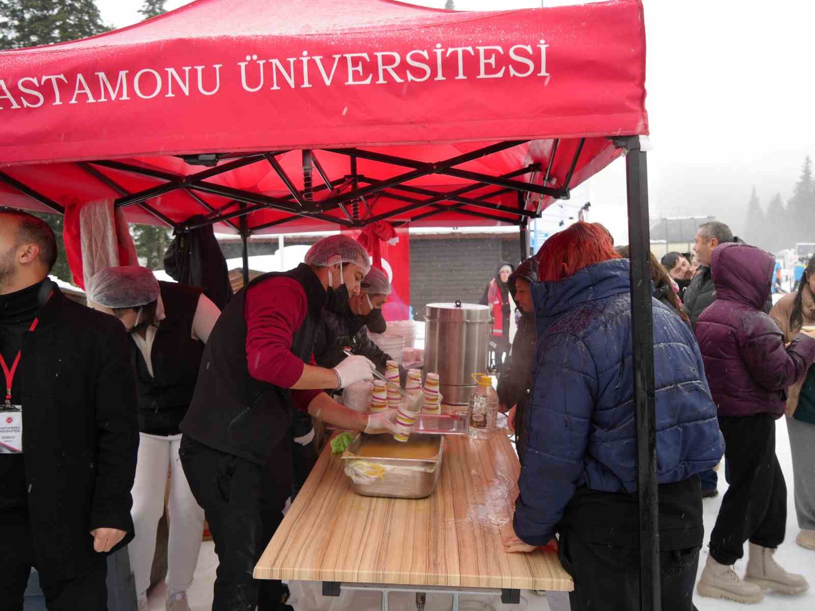 Ilgaz Dağı’nda Sevgililer Günü’nde düzenlenen festival yoğun ilgi gördü

