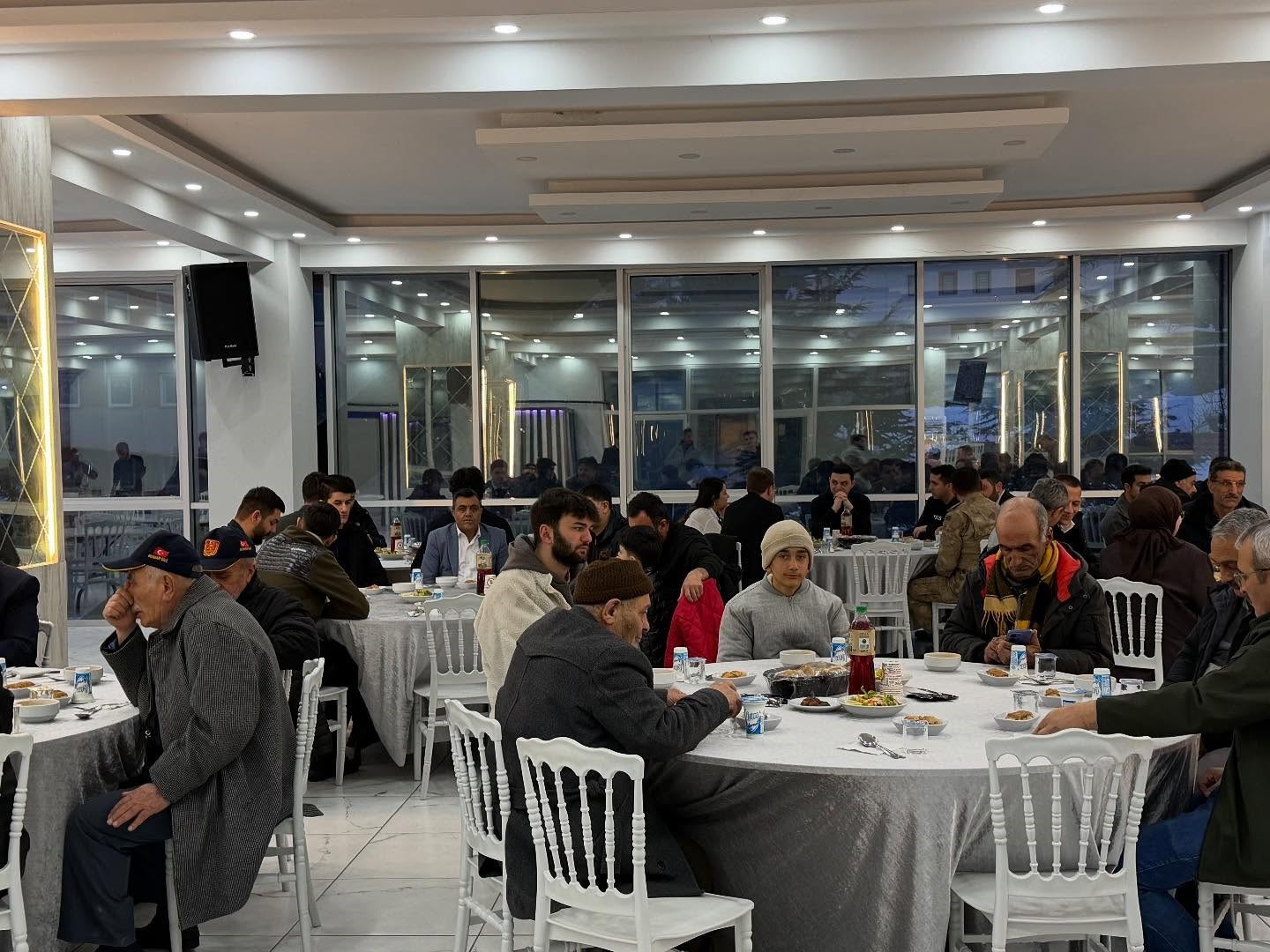 İliç’te şehit aileleri ve gaziler onuruna iftar programı düzenlendi
