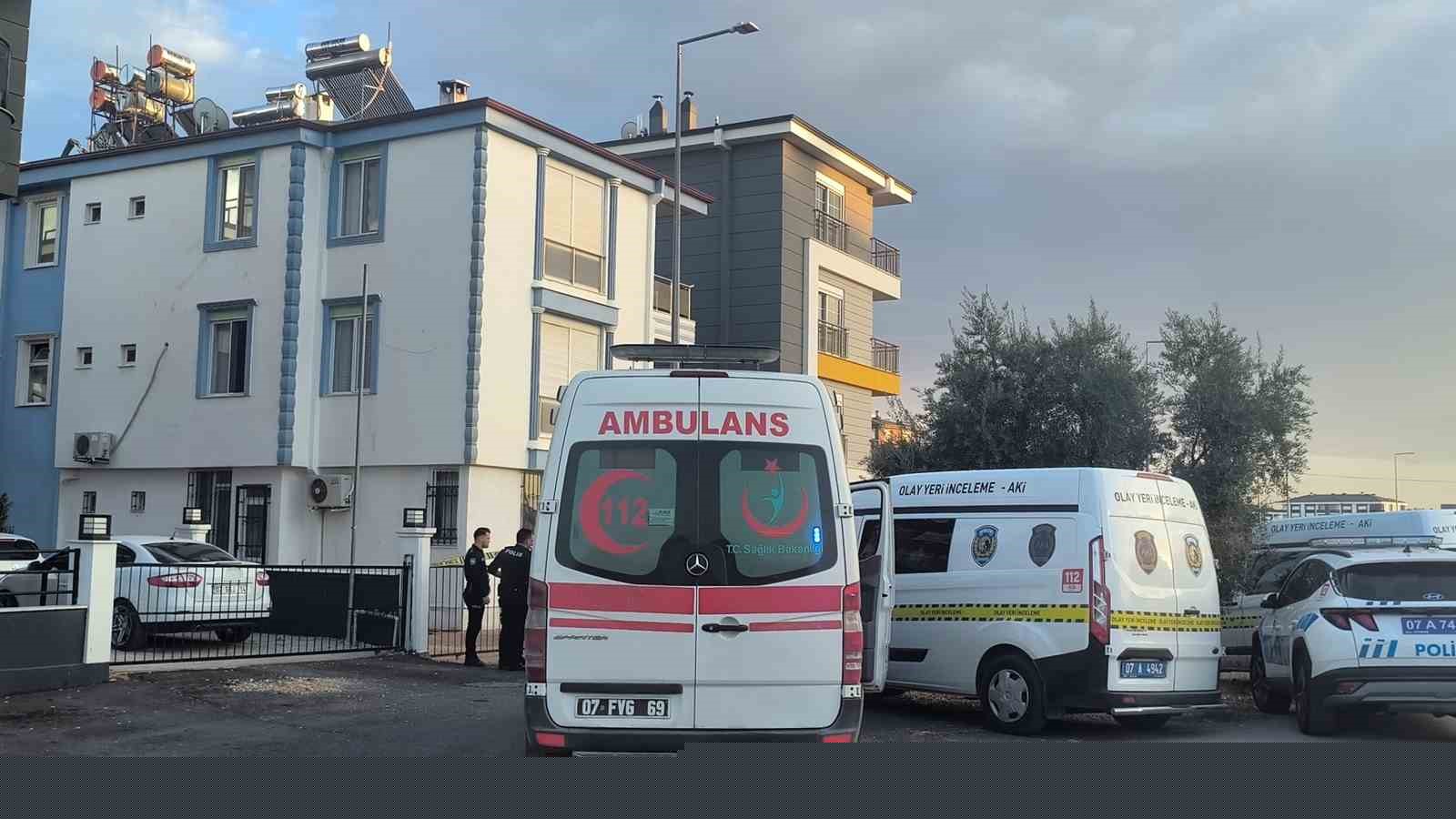 İlk duruşmada karar çıktı: Eşini ve iki kızını öldüren polis memuruna 3 kez ağırlaştırılmış müebbet
