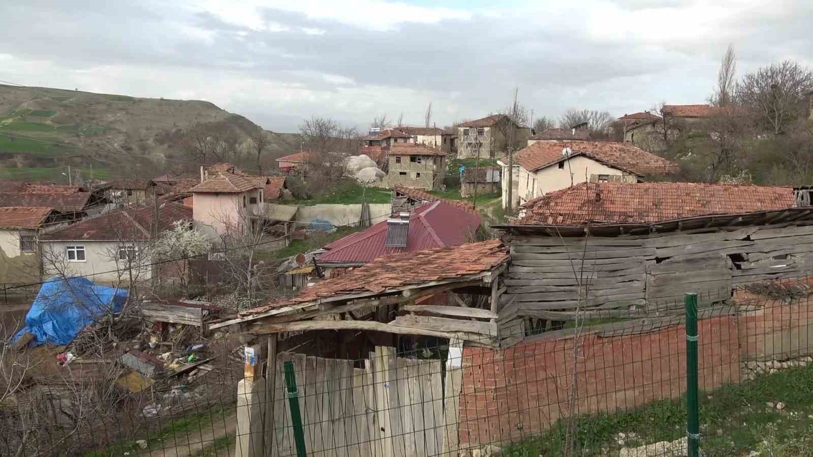 İlk günkü sevgiyle 67 yıldır aynı yastığa baş koyuyorlar
