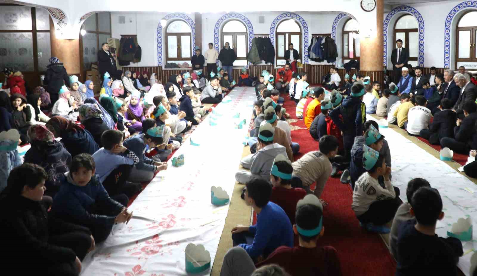 "İlk Orucum İlk İftarım" Programında gönül sofrası çocukların neşesi ile bereketlendi
"İlk Orucum İlk İftarım" Programında gönül sofrası çocukların neşesi ile bereketlendi