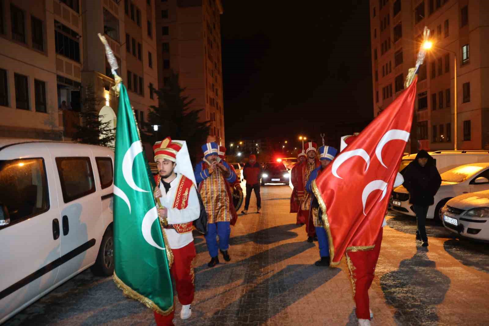 İlk sahura mehteranla kalktılar
