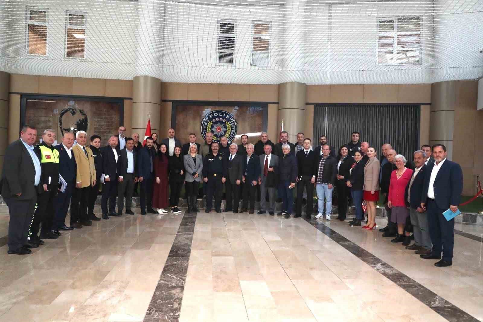 İlkadım muhtarlarıyla güvenlik toplantısı
