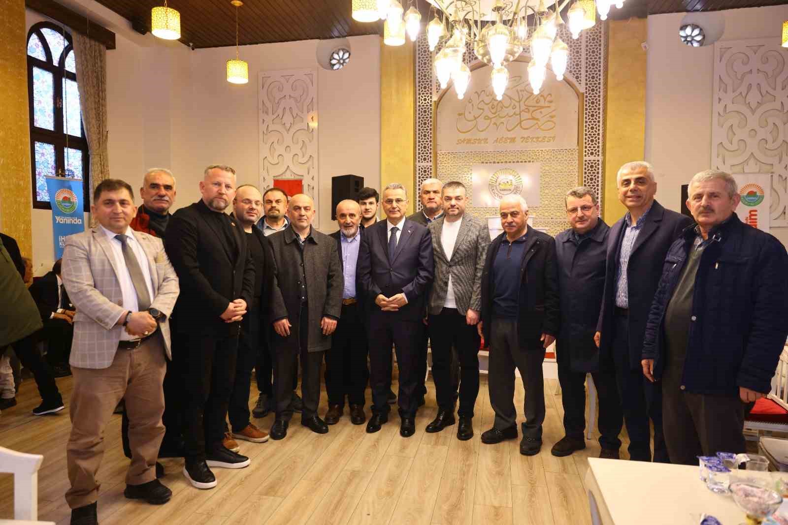 İlkadım’da bayramlaşma programına yoğun katılım
İlkadım’da bayramlaşma programına yoğun katılım