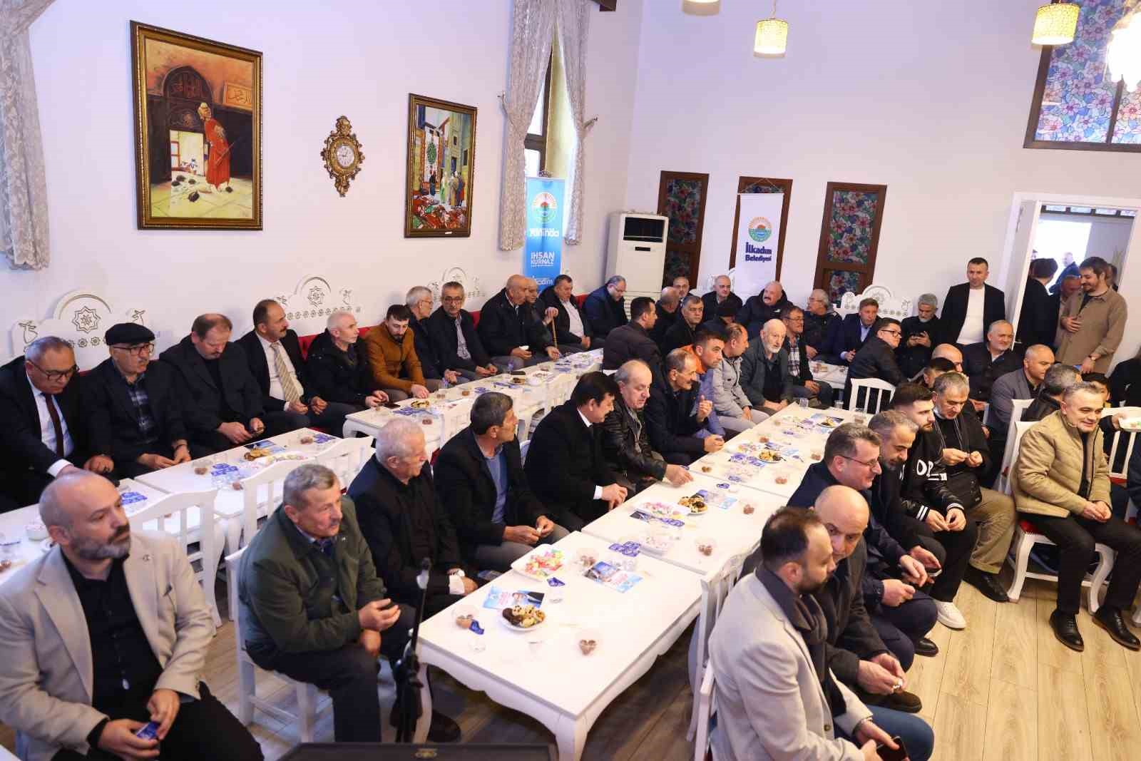 İlkadım’da bayramlaşma programına yoğun katılım
İlkadım’da bayramlaşma programına yoğun katılım