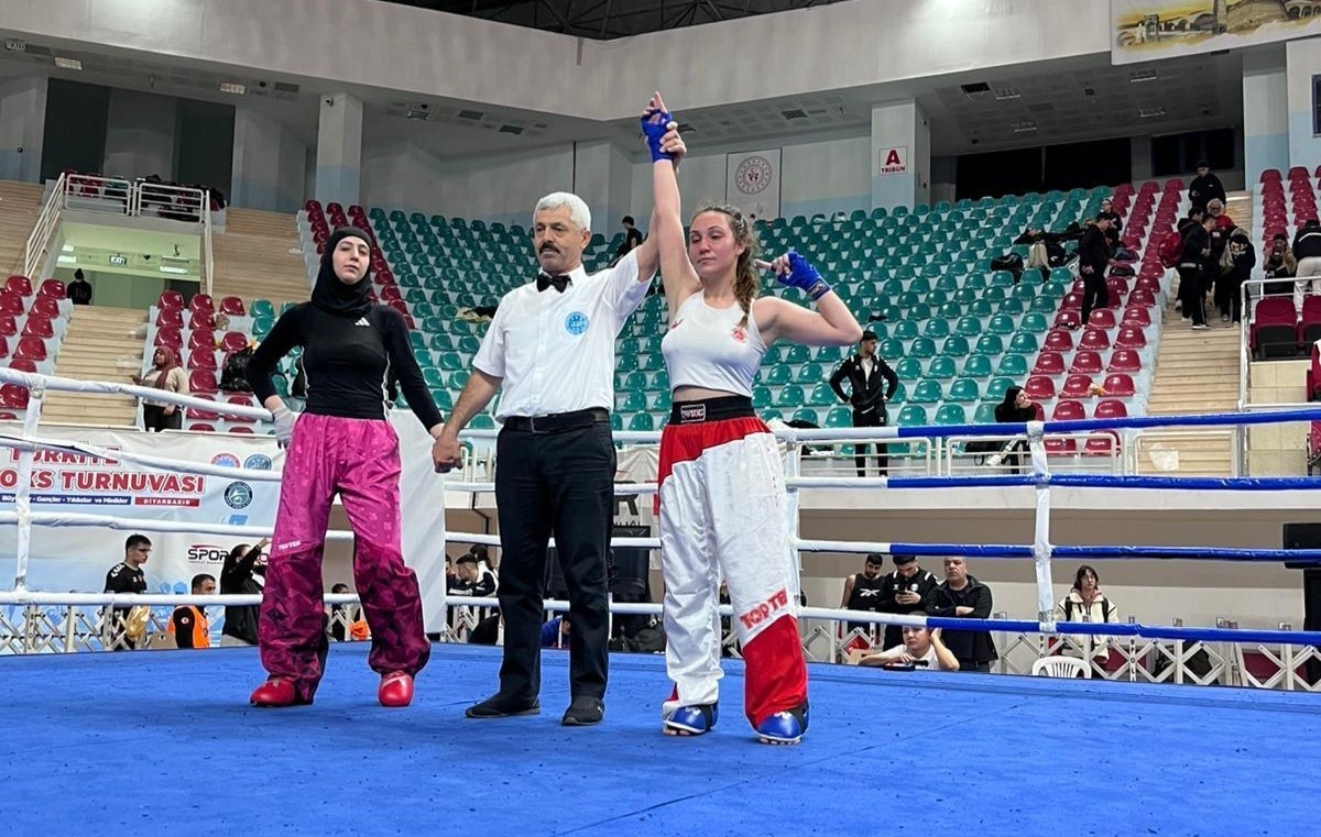 İlkadımlı sporculardan 12 madalya
