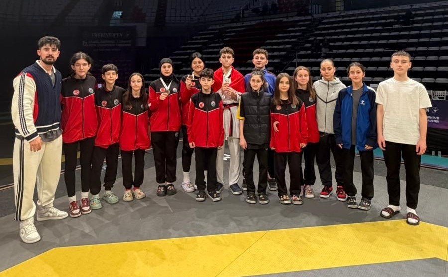 İlkadımlı sporculardan 12 madalya
