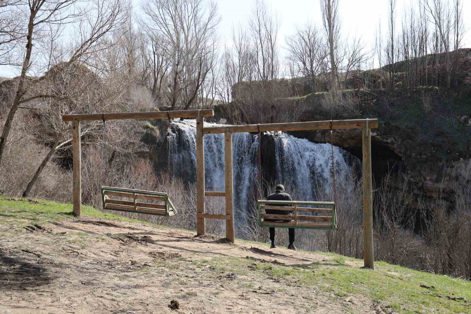 İlkbahar geldi, Sivas’ın eşsiz güzelliği coştu
