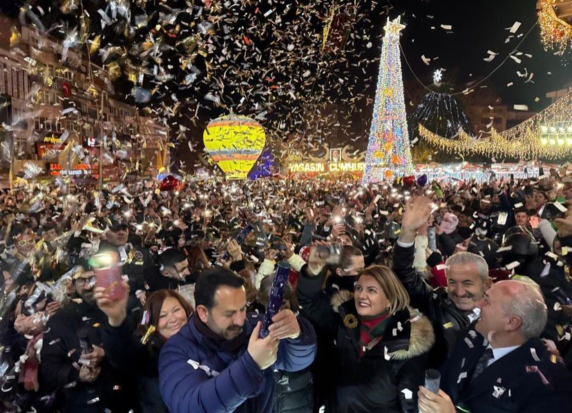 İlker Kazan: "Bazı organizasyon giderleri kamuoyundan gizlendi"
İlker Kazan: "Bazı organizasyon giderleri kamuoyundan gizlendi"