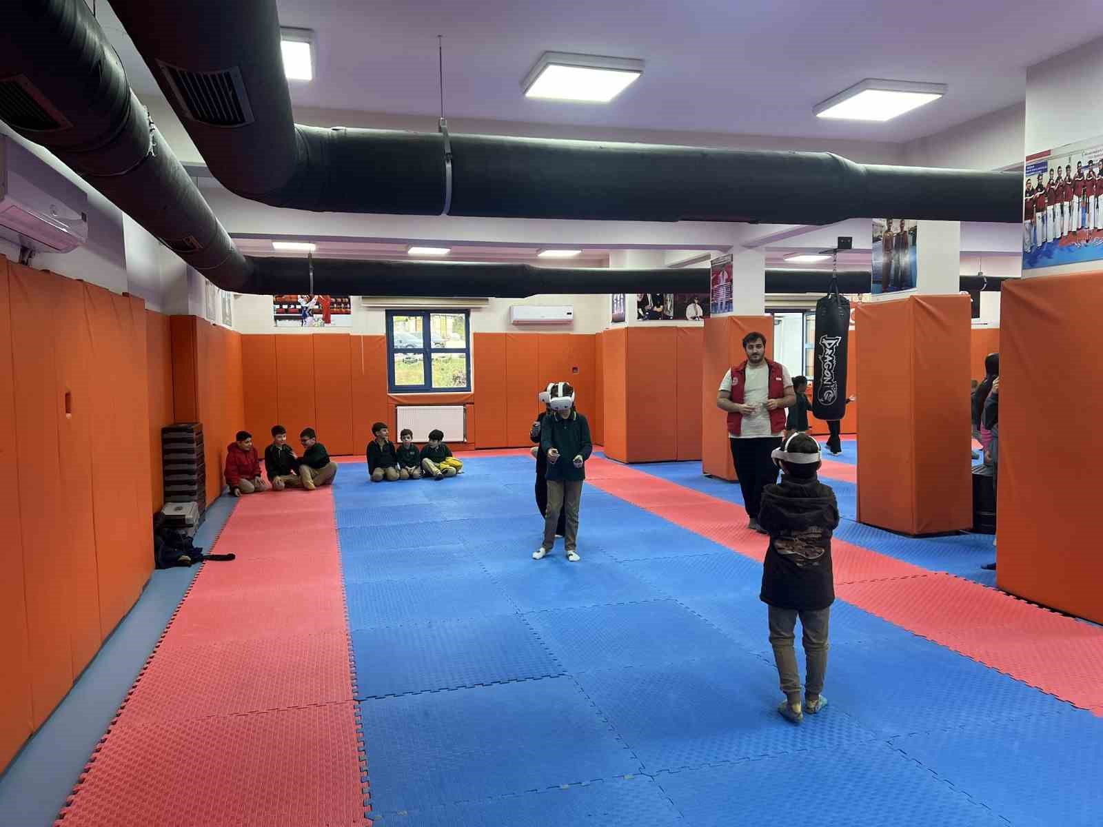 İlkokul öğrencileri gençlik merkezinde ağırlandı
