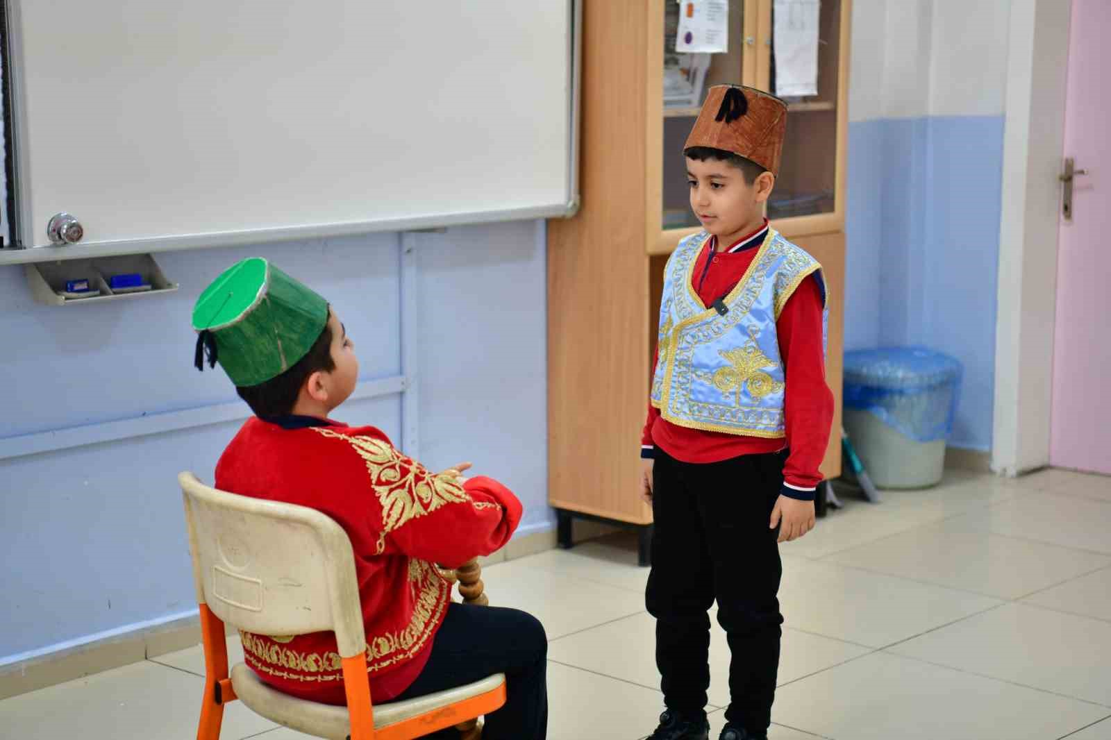 İlkokul öğrencileri Ramazan’ı manilerle karşıladı
