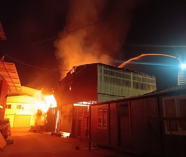 İmalathanesi kundaklanan iş adamı yargılama sürecinin uzatılmasına tepki gösterdi
