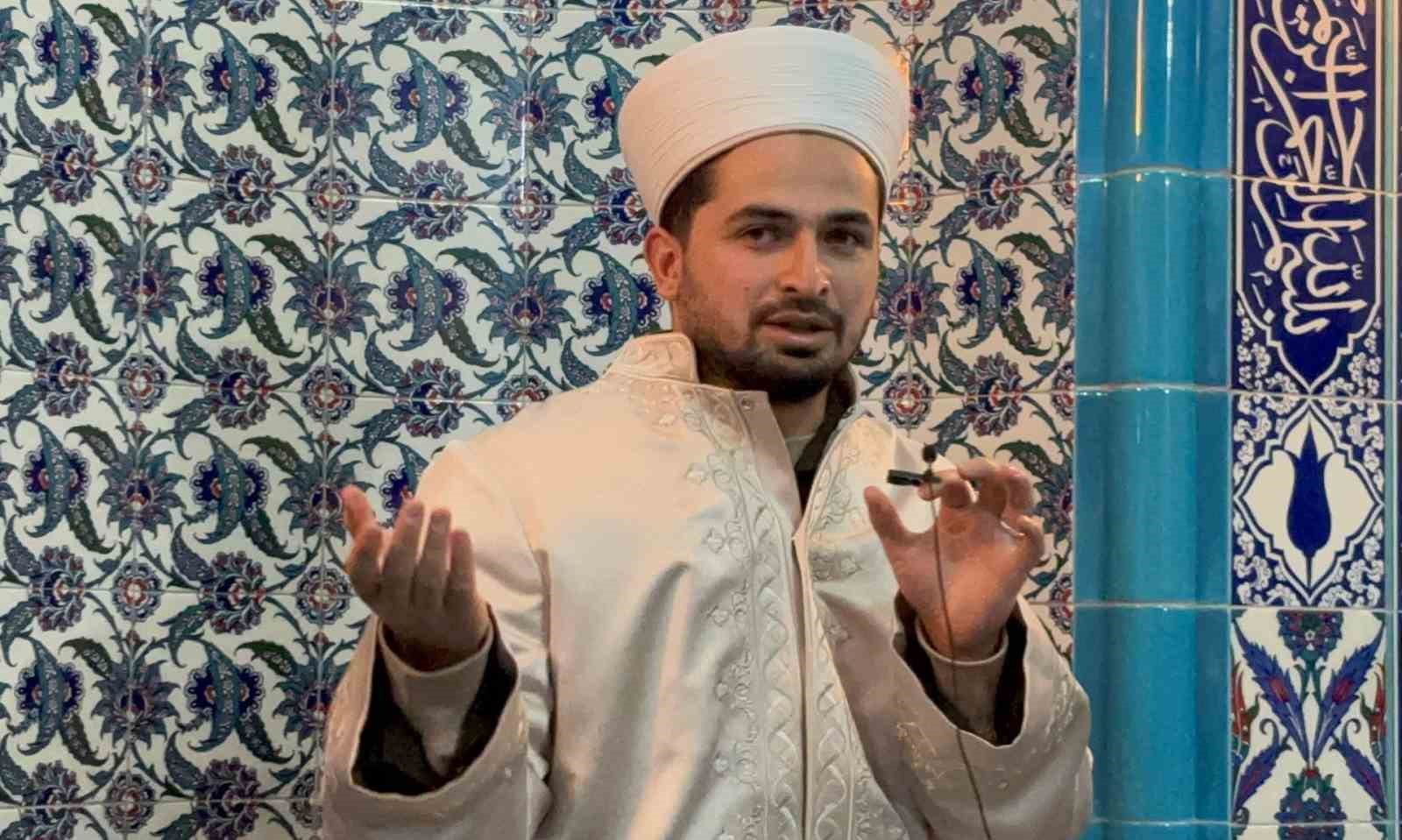 İmamın cemaate telefon tepkisi
