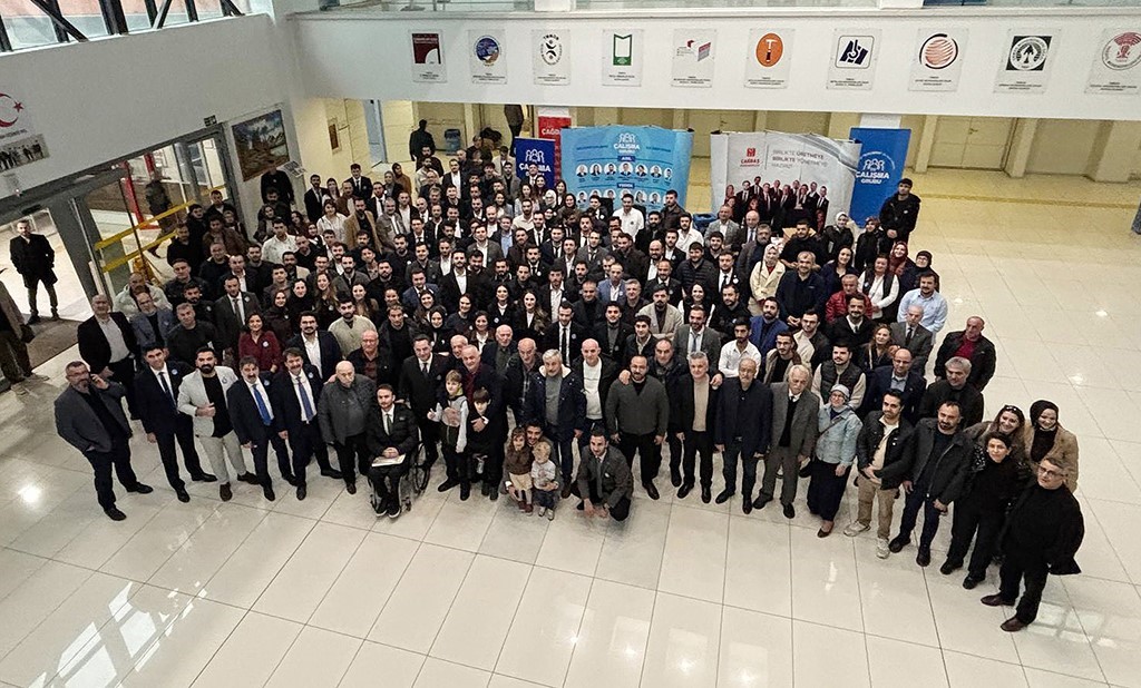 İMO Bursa’da Serdar Atilla Erdem güven tazeledi
İMO Bursa’da Serdar Atilla Erdem güven tazeledi