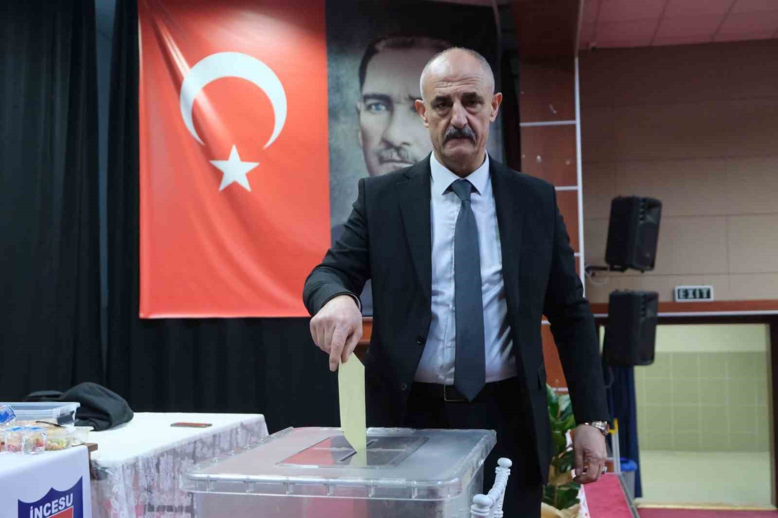 İncesu Şoförler ve Otomobilciler Odası’nda Büyüköz güven tazeledi
